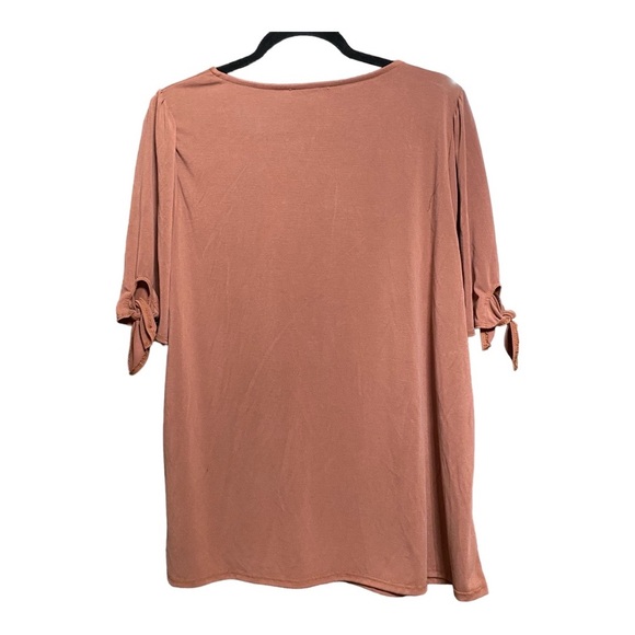 Green Envelope Light Brown Flowy Blouse 1X - Picture 3 of 4